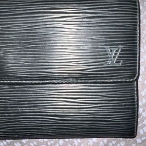 Louie Vuitton Epi Wallet